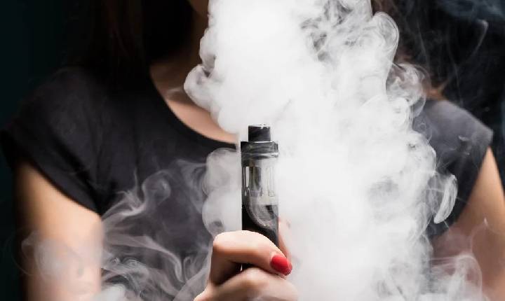 Cientistas alertam para impacto de vapes com efeito gelado no coração