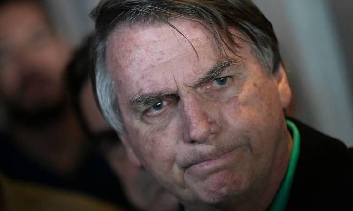 Jair Bolsonaro é alvo de operação da Polícia Federal e passará a usar tornozeleira eletrônica