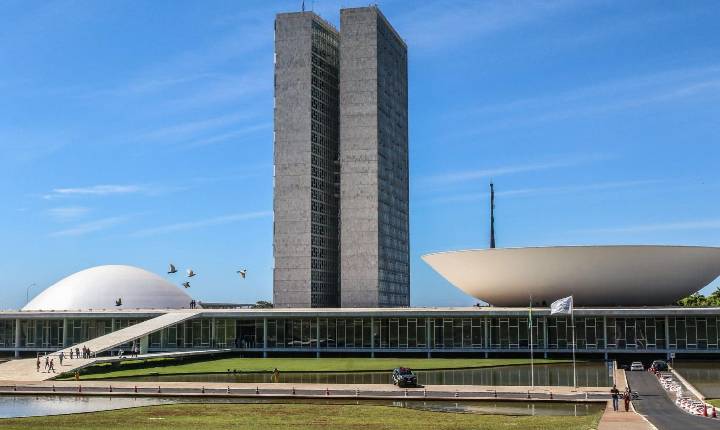 O que acontece se o presidente eleito não tomar posse no prazo