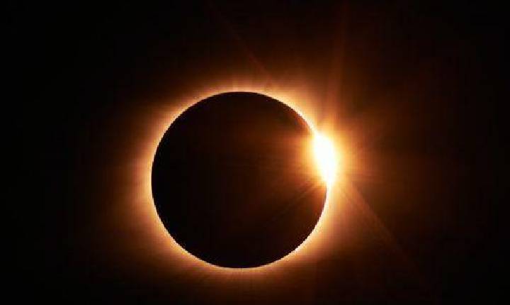 Outubro terá 2 eclipses: um solar e um lunar; saiba como ver o fenômeno