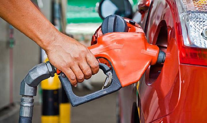 Petrobras anuncia reajuste nos preços da gasolina para as distribuidoras
