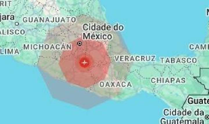 Terremoto de magnitude 7,4 atinge o México, e EUA emitem aleta de tsunami