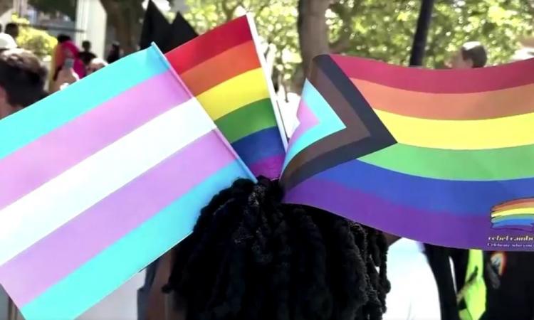 Uganda promulga lei que prevê pena de morte para relação de casais do mesmo sexo